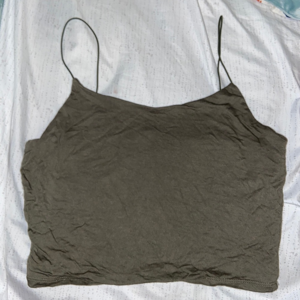 2 cropped tank tops